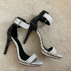 Calvin Klein Vable platform strappy heels 7.5
